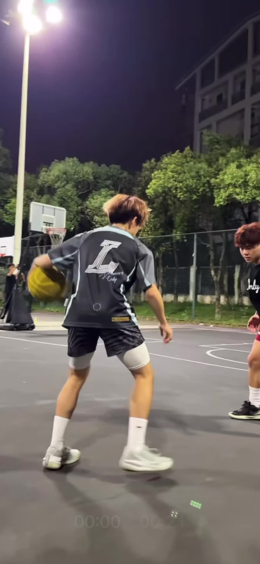 Super big rotation！#basketball #streetball