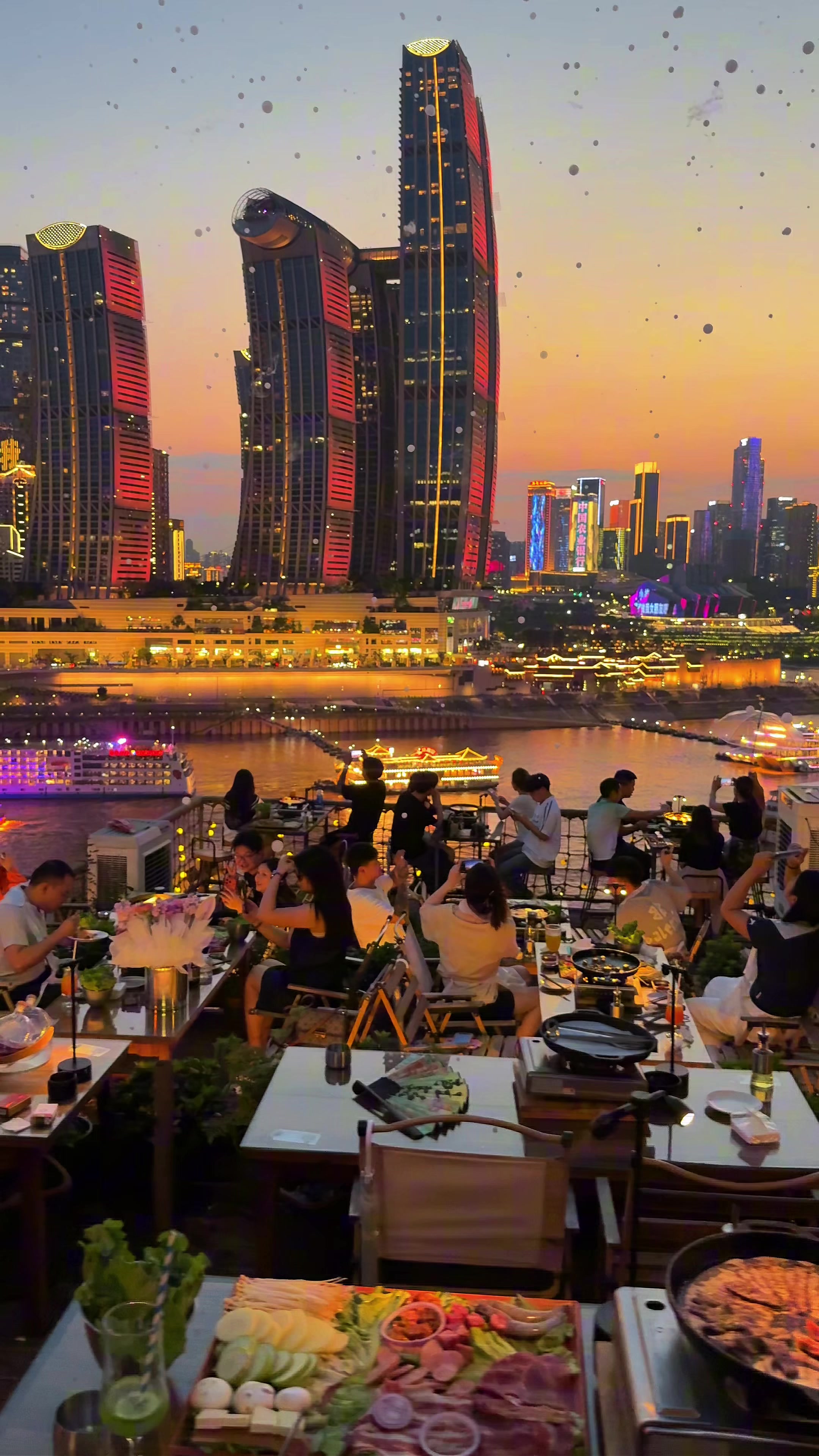 I’m already looking forward to Chongqing’s summer.#fyp #travel #chongqing #sunsetvibes #HiddenGem 